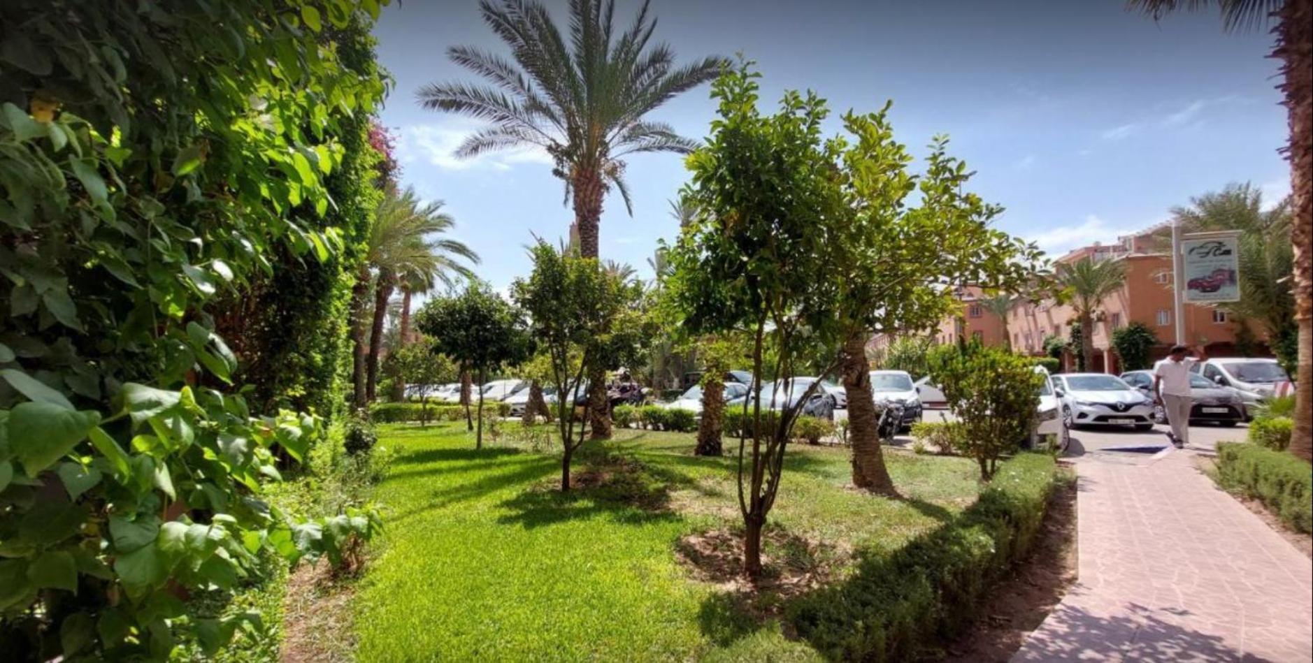 Riad Nezha Avec Jacuzzi Et 3 Piscines Au Coeur De 마라케시 외부 사진