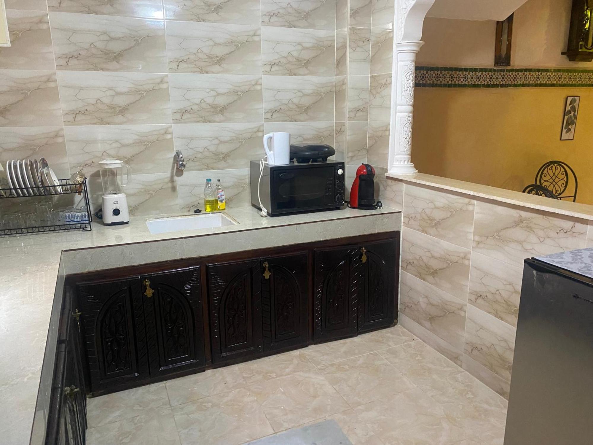 Riad Nezha Avec Jacuzzi Et 3 Piscines Au Coeur De 마라케시 외부 사진
