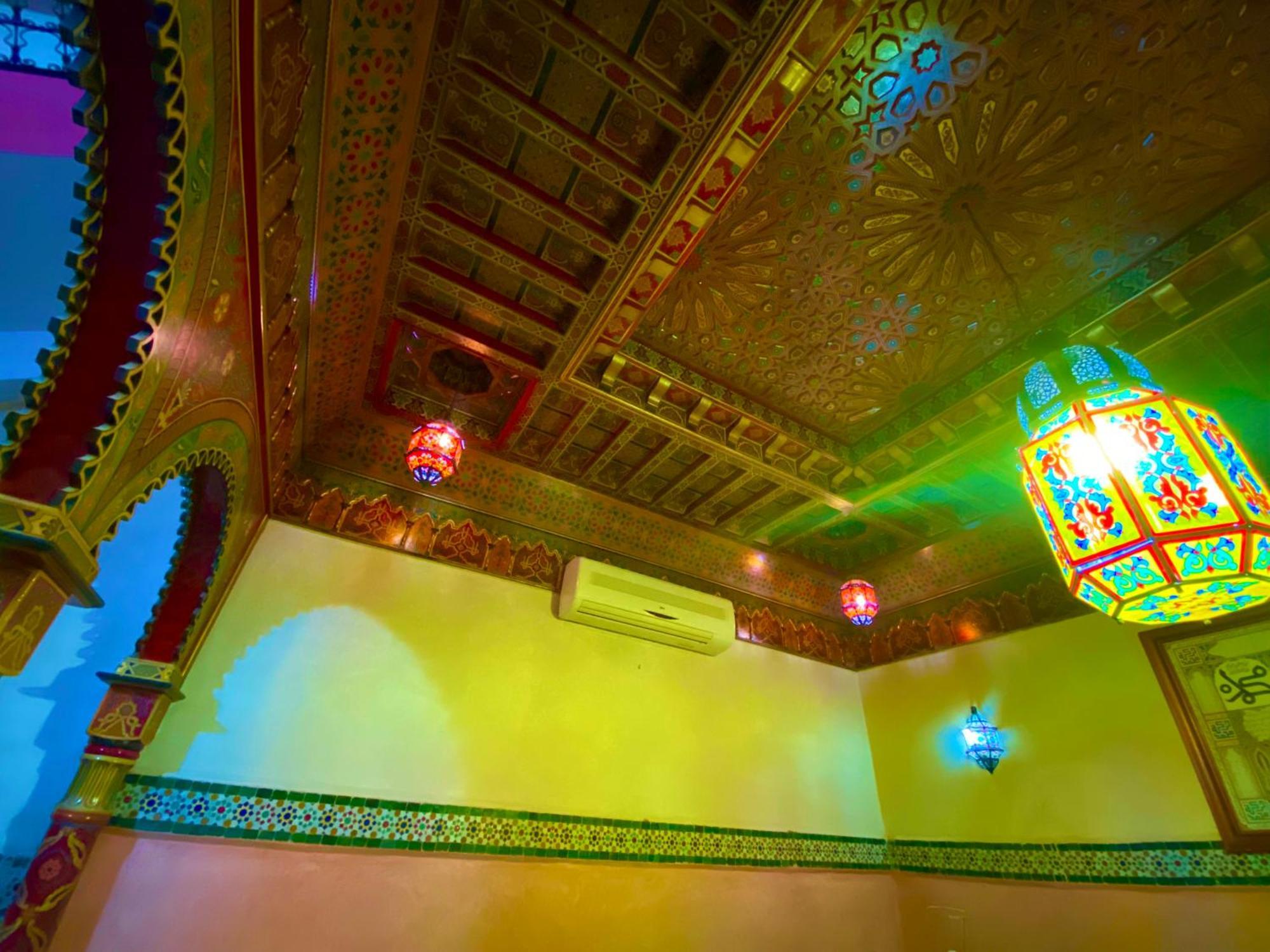 Riad Nezha Avec Jacuzzi Et 3 Piscines Au Coeur De 마라케시 외부 사진
