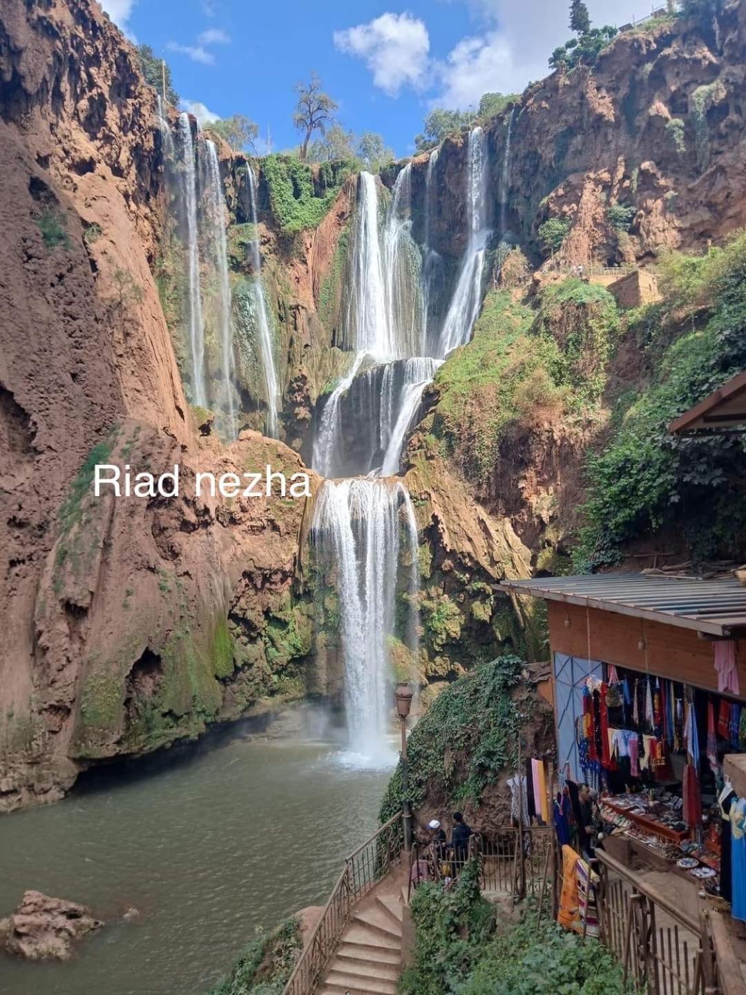 Riad Nezha Avec Jacuzzi Et 3 Piscines Au Coeur De 마라케시 외부 사진