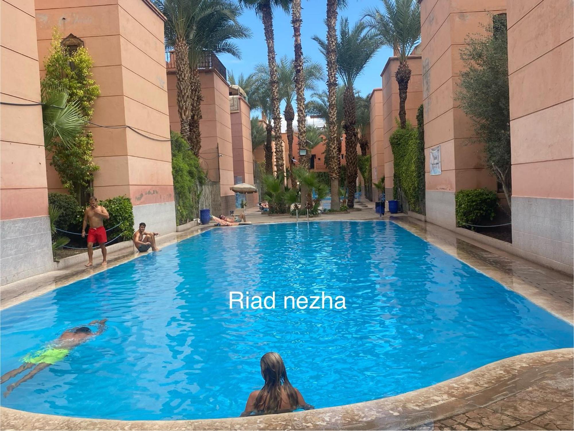 Riad Nezha Avec Jacuzzi Et 3 Piscines Au Coeur De 마라케시 외부 사진