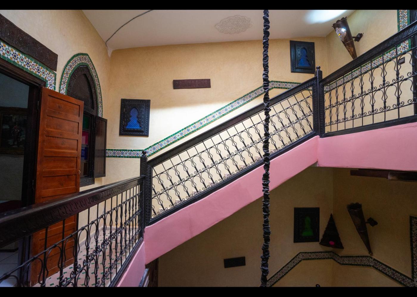 Riad Nezha Avec Jacuzzi Et 3 Piscines Au Coeur De 마라케시 외부 사진