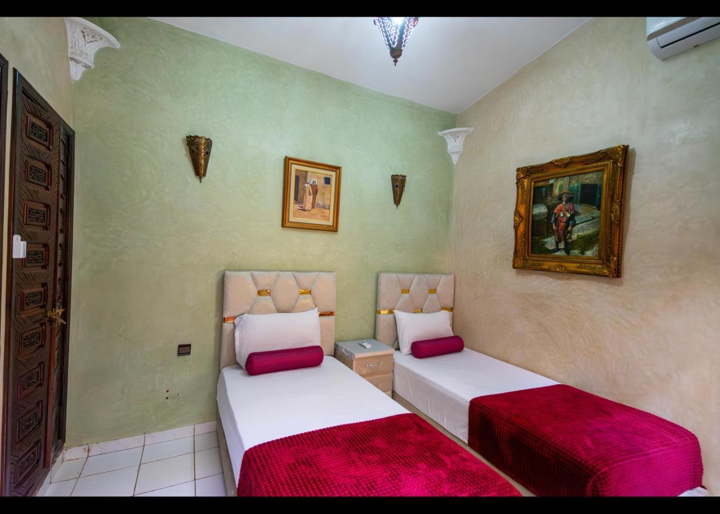 Riad Nezha Avec Jacuzzi Et 3 Piscines Au Coeur De 마라케시 외부 사진